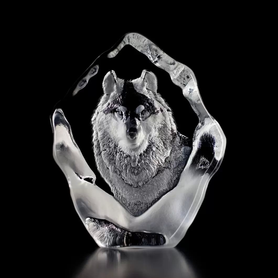 Wildlife crystal sculpture, wolf